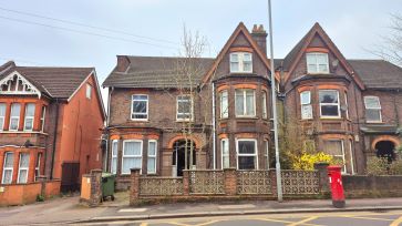 Property for Auction in Bedfordshire and Buckinghamshire - Flat 10, 27 Biscot Road, Luton, Bedfordshire LU3 1AH