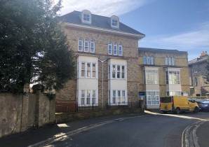 Property for Auction in Sussex & Hampshire - Flat 13 Mary Bell Court, 13 Simeon Street, Ryde, Isle Of Wight, PO33 1JZ