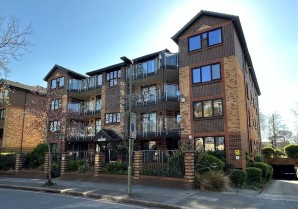 Property for Auction in London - Flat 18 Blyth Wood Park, 20 Blyth Road, Bromley, Kent, BR1 3TN