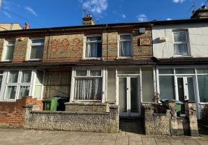 Property for Auction in London - 8 Oxford Street, Watford, Hertfordshire, WD18 0ES