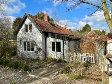 Property for Auction in East Anglia - Bridge Cottage, 40 Fairfield Road, Framlingham, Woodbridge, Suffolk IP13 9LH