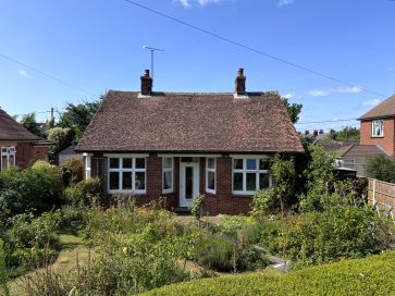 Property for Auction in East Anglia - 25 School Road, Heacham, King&apos;s Lynn, Norfolk PE31 7DQ