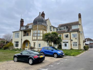 Property for Auction in East Anglia - Flat 12, Holland House, Skelmersdale Road, Clacton-On-Sea, Essex CO15 6BD