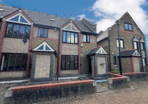 Property for Auction in London - 77 Discovery Walk, Wapping, London, E1W 2JG