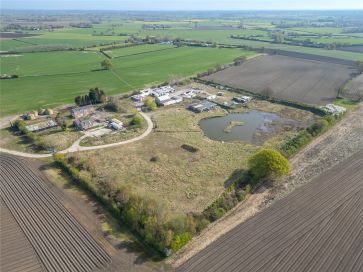 Property for Auction in West Yorkshire - Woodend Farm , Broad Lane , Cawood , Selby, North Yorkshire YO8 3UE
