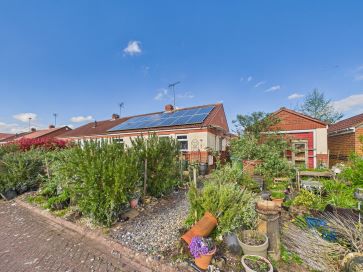 Property for Auction in Hull & East Yorkshire - 2 Manor Close, Driffield, East Riding of Yorkshire YO25 5LT