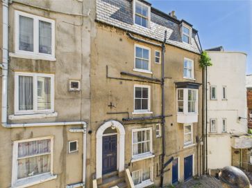 Property for Auction in Hull & East Yorkshire - 7 Blands Cliff, Scarborough, North Yorkshire YO11 1NR