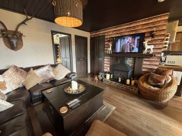 Lallybroch, 1 Melldalloch Lodges, 1 Melldalloch Lodges, Kilfinan, Tighnabruaich, Argyll PA21 2ER