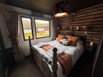 Lallybroch, 1 Melldalloch Lodges, 1 Melldalloch Lodges, Kilfinan, Tighnabruaich, Argyll PA21 2ER