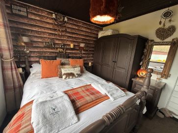 Lallybroch, 1 Melldalloch Lodges, 1 Melldalloch Lodges, Kilfinan, Tighnabruaich, Argyll PA21 2ER