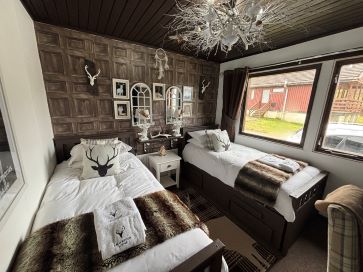 Lallybroch, 1 Melldalloch Lodges, 1 Melldalloch Lodges, Kilfinan, Tighnabruaich, Argyll PA21 2ER