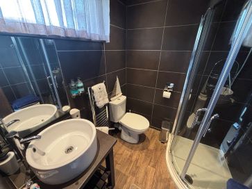 Lallybroch, 1 Melldalloch Lodges, 1 Melldalloch Lodges, Kilfinan, Tighnabruaich, Argyll PA21 2ER