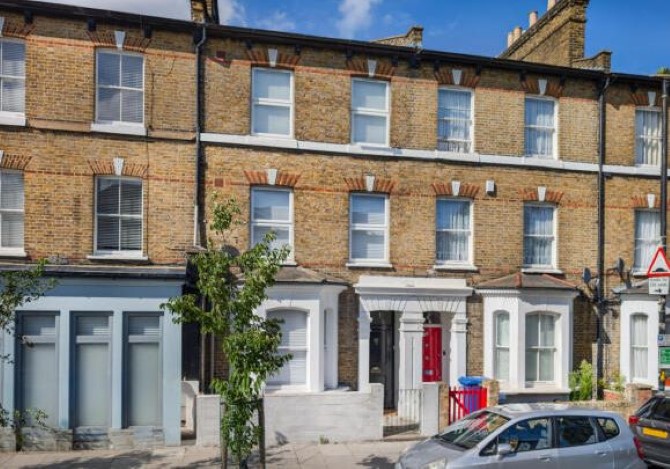A Vacant Four Bedroom Mid Terrace House