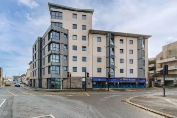 Property for Auction in South West - Flat 25, Penrose House, Lockyers Quay, Plymouth, Devon PL4 0DX