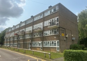 Property for Auction in London - Flat 4 Summit Court, 43-53 Shoot Up Hill, Cricklewood, London, NW2 3PY