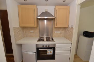 Flat 4 Grove House, 2 Woodland Grove, Leeds , West Yorkshire LS7 4HJ
