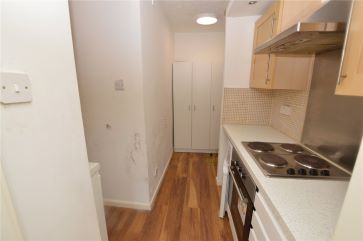 Flat 4 Grove House, 2 Woodland Grove, Leeds , West Yorkshire LS7 4HJ