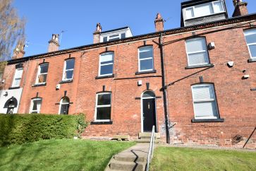 Property for Auction in West Yorkshire - 12 Buckingham Mount, Leeds, West Yorkshire LS6 1DN