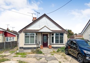 Property for Auction in London - 21 Goirle Avenue, Canvey Island, Essex, SS8 8AW