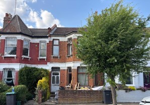 Property for Auction in London - 196 Victoria Road, Wood Green, London, N22 7XQ