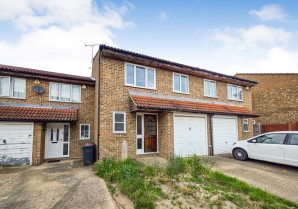 Property for Auction in London - 30 Sandringham Court, Slough, Buckinghamshire, SL1 6JZ