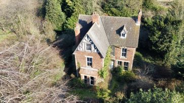 Property for Auction in Hull & East Yorkshire - The Gables, Station Walk, Cottingham, East Riding of Yorkshire HU16 4QU