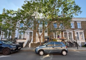 Property for Auction in London - Flat B, 41 Nevill Road, Stoke Newington, London, N16 8SW