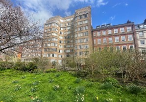 Property for Auction in London - Flat 28 Florin Court, 6-9 Charterhouse Square, Barbican, London, EC1M 6ET
