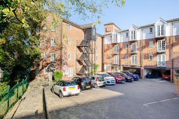 Property for Auction in East Anglia - Flat 43, Castle View, Hockerill Street, Bishop&apos;s Stortford, Hertfordshire CM23 2XR