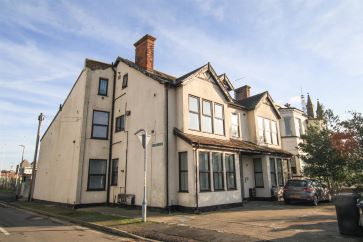 Property for Auction in East Anglia - Flat 5, Helen House, 282 Southtown Road, Great Yarmouth, Norfolk NR31 0JB