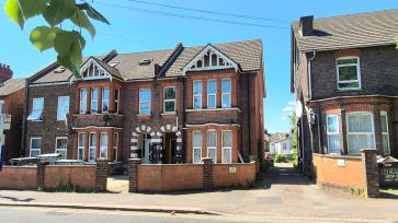 Property for Auction in Bedfordshire and Buckinghamshire - Flat 8, 23-25 Biscot Road, Luton, Bedfordshire LU3 1AH