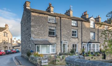 Property for Auction in Cumbria - 1 Castle Crescent, Kendal, Cumbria LA9 7AN