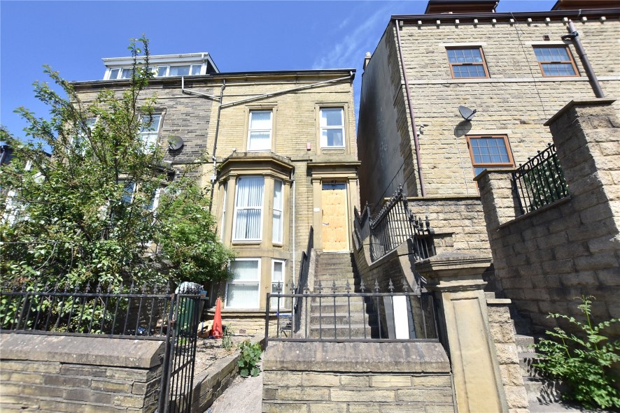 17/17a Cross Road, Bradford, West Yorkshire BD8 8QN