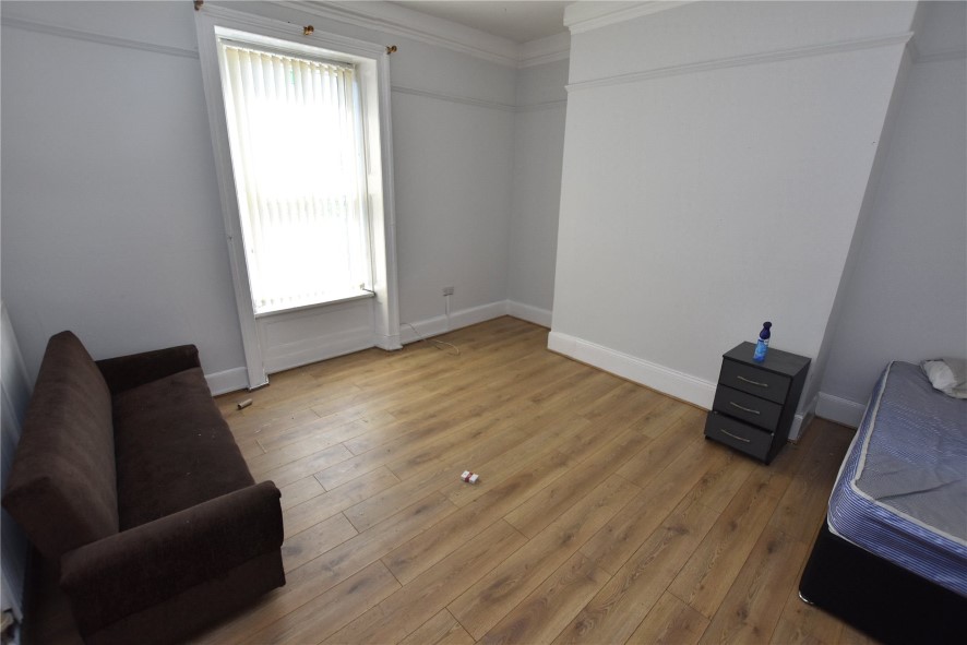 17/17a Cross Road, Bradford, West Yorkshire BD8 8QN