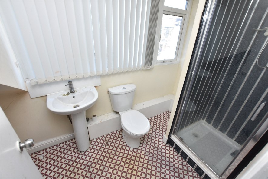 17/17a Cross Road, Bradford, West Yorkshire BD8 8QN