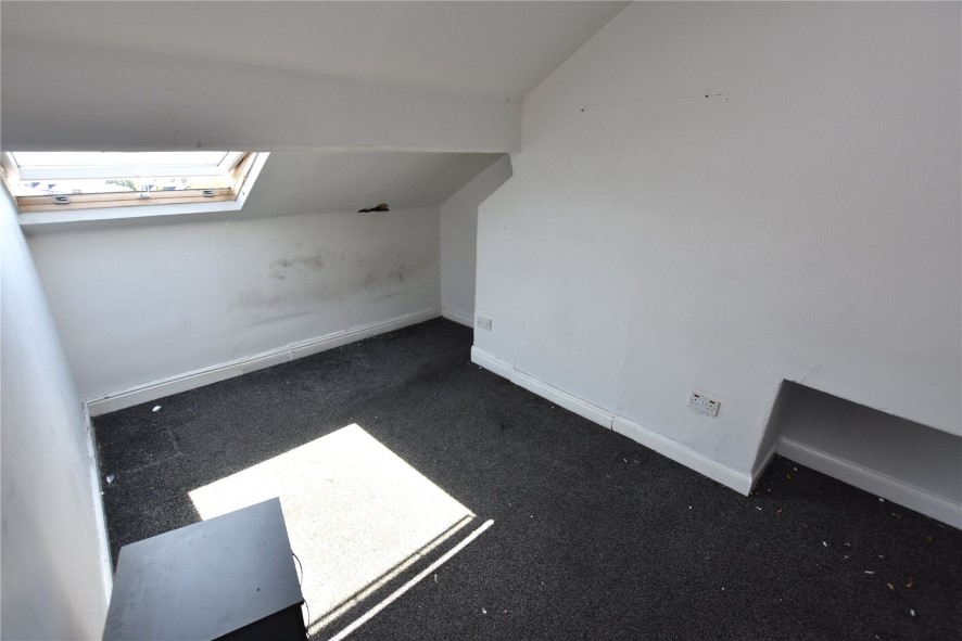 17/17a Cross Road, Bradford, West Yorkshire BD8 8QN