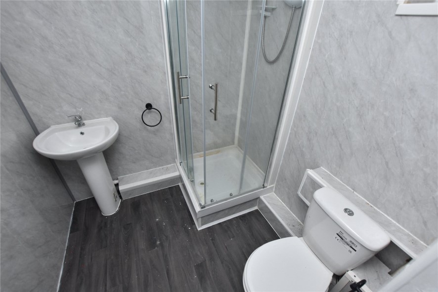 17/17a Cross Road, Bradford, West Yorkshire BD8 8QN