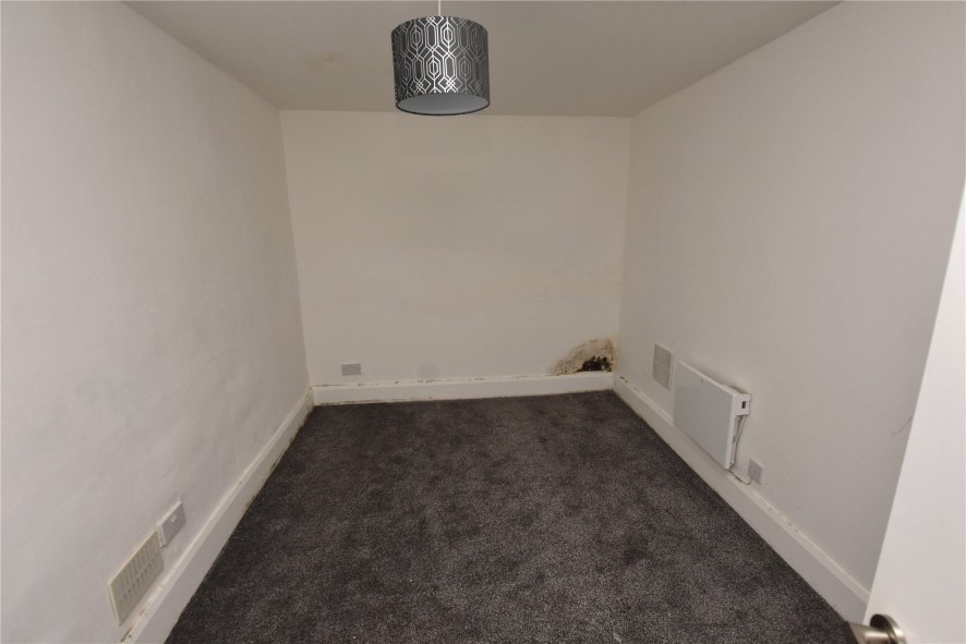 17/17a Cross Road, Bradford, West Yorkshire BD8 8QN