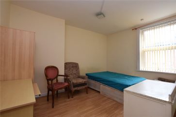 36 Autumn Avenue, Leeds , West Yorkshire LS6 1RE