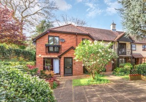Property for Auction in London - Flat 9 Slade Court, Watling Street, Radlett, Hertfordshire, WD7 7BT