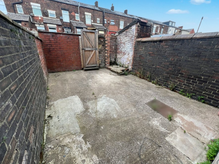 36 Huxley Street, Oldham, OL4 5JX