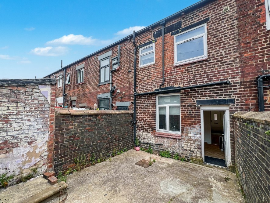 36 Huxley Street, Oldham, OL4 5JX