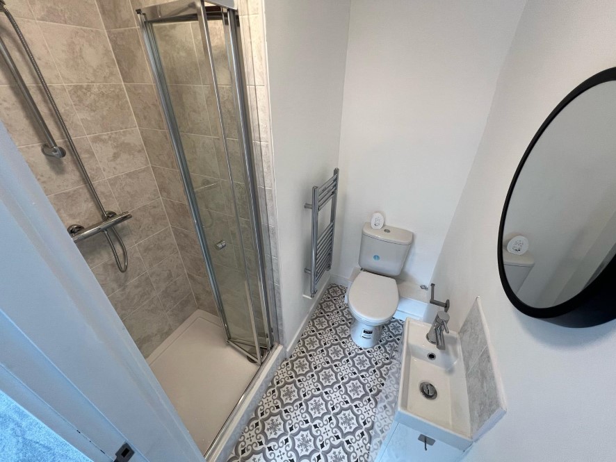 36 Huxley Street, Oldham, OL4 5JX