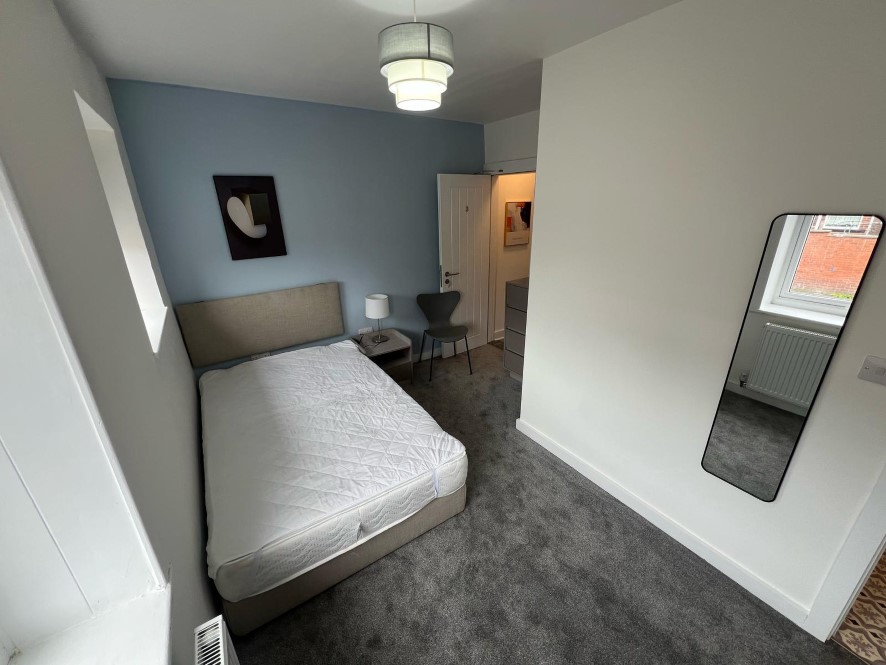 36 Huxley Street, Oldham, OL4 5JX