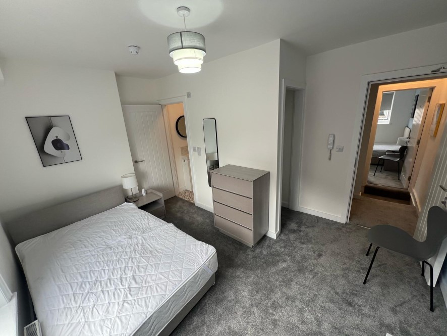 36 Huxley Street, Oldham, OL4 5JX