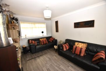 68 Fenby Avenue, Bradford, West Yorkshire BD4 8QX