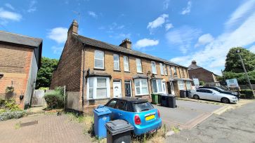Property for Auction in Bedfordshire and Buckinghamshire - 449 London Road, High Wycombe, Buckinghamshire HP11 1EL