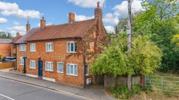 Property for Auction in Bedfordshire and Buckinghamshire - 38 High Street North, Stewkley, Leighton Buzzard, Buckinghamshire LU7 0EW