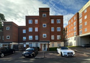 Property for Auction in London - 3 Dukes Court, 516 Lordship Lane, Southwark, London, SE22 8GA
