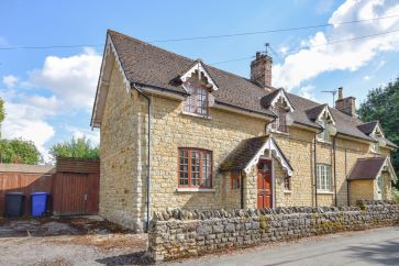 Property for Auction in Bedfordshire and Buckinghamshire - 21 Leckhampstead Road, Wicken, Milton Keynes, Buckinghamshire MK19 6BY